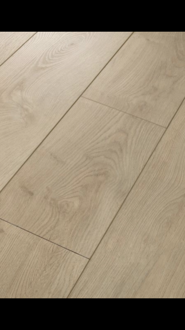 Essential White - Shaw Vinyl Plank - Titan 3302v