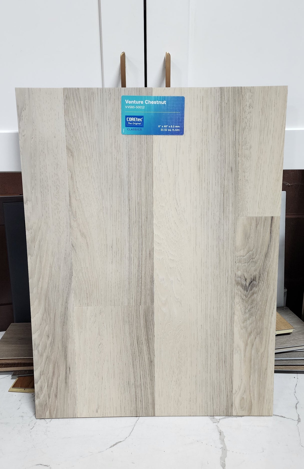 Venture Chestnut - Coretec vv585 Original Classics